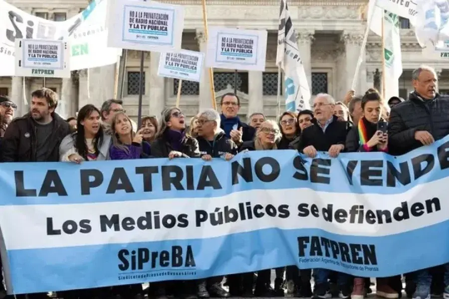 La UBA presentó un informe sobre la libertad de expresión durante el primer año de Milei
