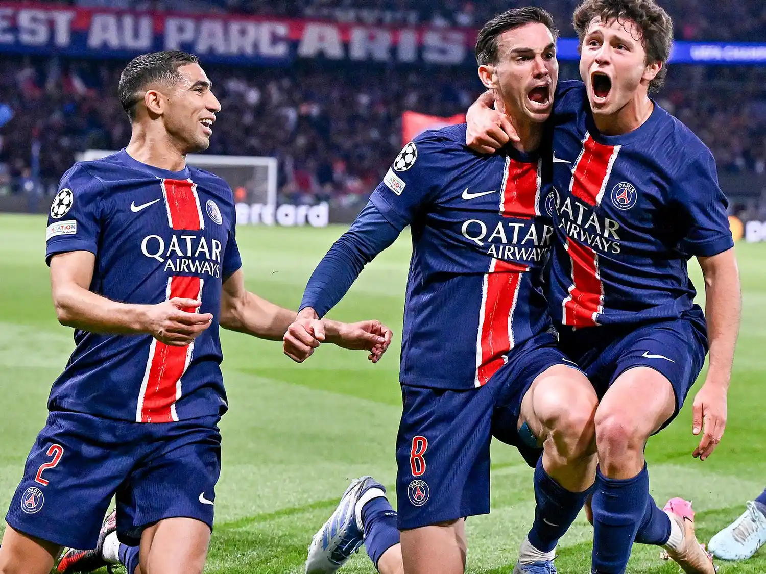 El festejo del PSG, que se medirá con Inter en la final.