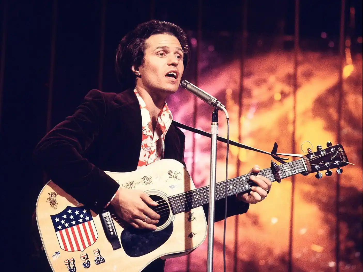 Nacido como Joseph Allen McDonald en 1942, fue el fundador y voz principal de la banda Country Joe and the Fish, un grupo clave dentro de la escena psicodélica de San Francisco durante la década de 1960.