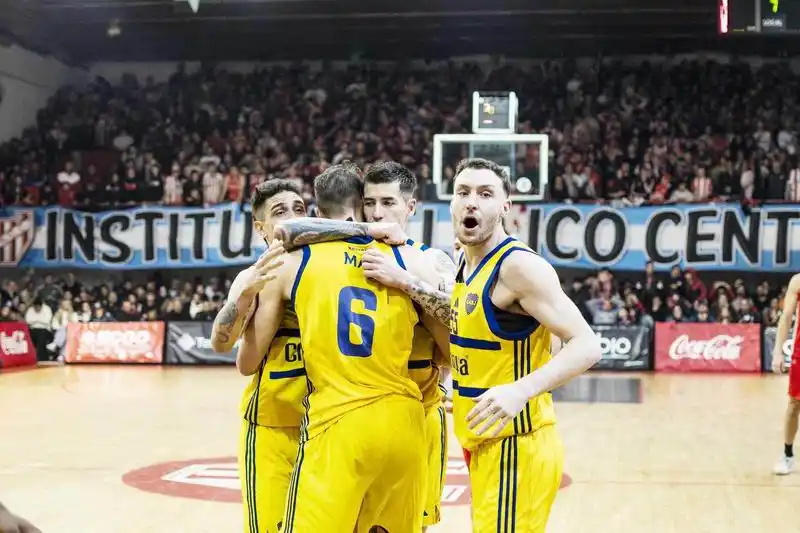 Boca ganó en Córdoba y quedó
match point ante Instituto