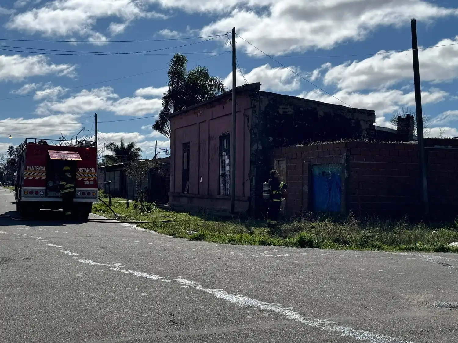 bomberos en quiroga al 1200