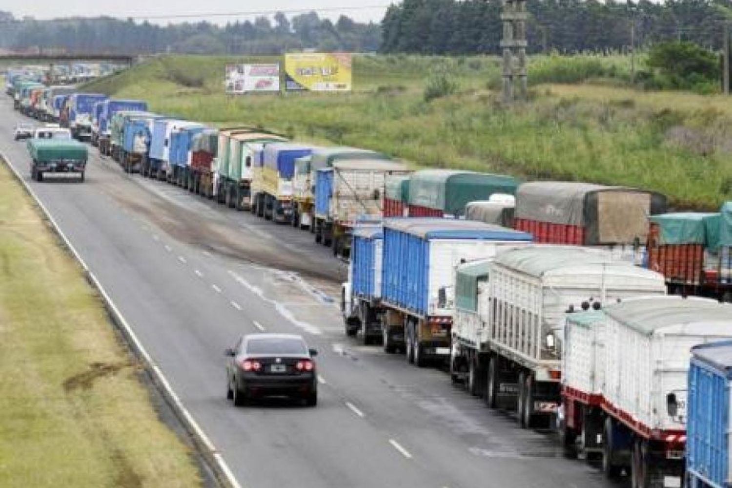 Paro de transportistas de carga: podría generar desabastecimiento de productos esenciales