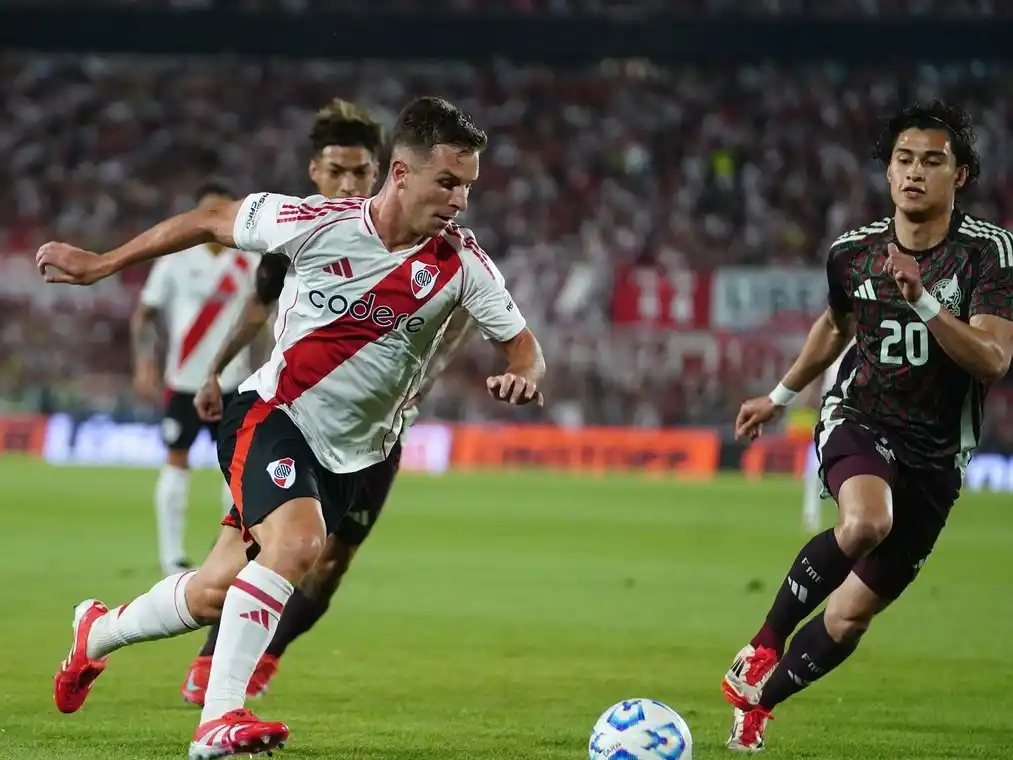 Giuliano Galoppo, uno de los refuerzos titulares, durante el amistoso versus México.