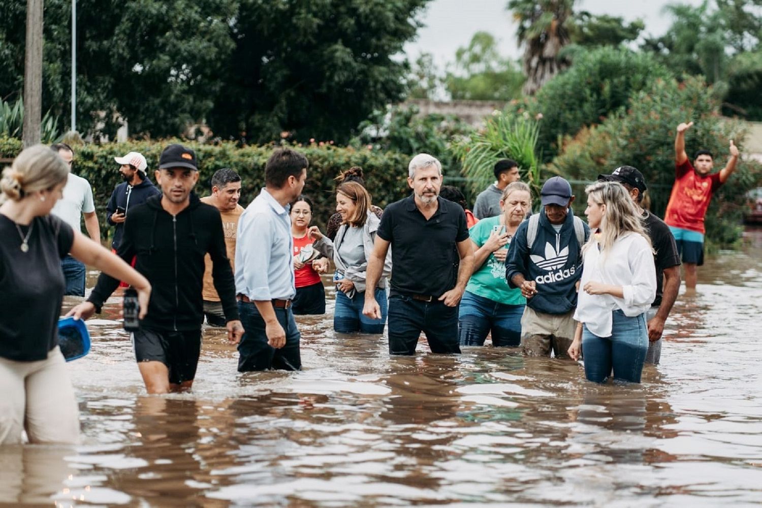 Frigerio estuvo junto a los vecinos damnificados por el temporal