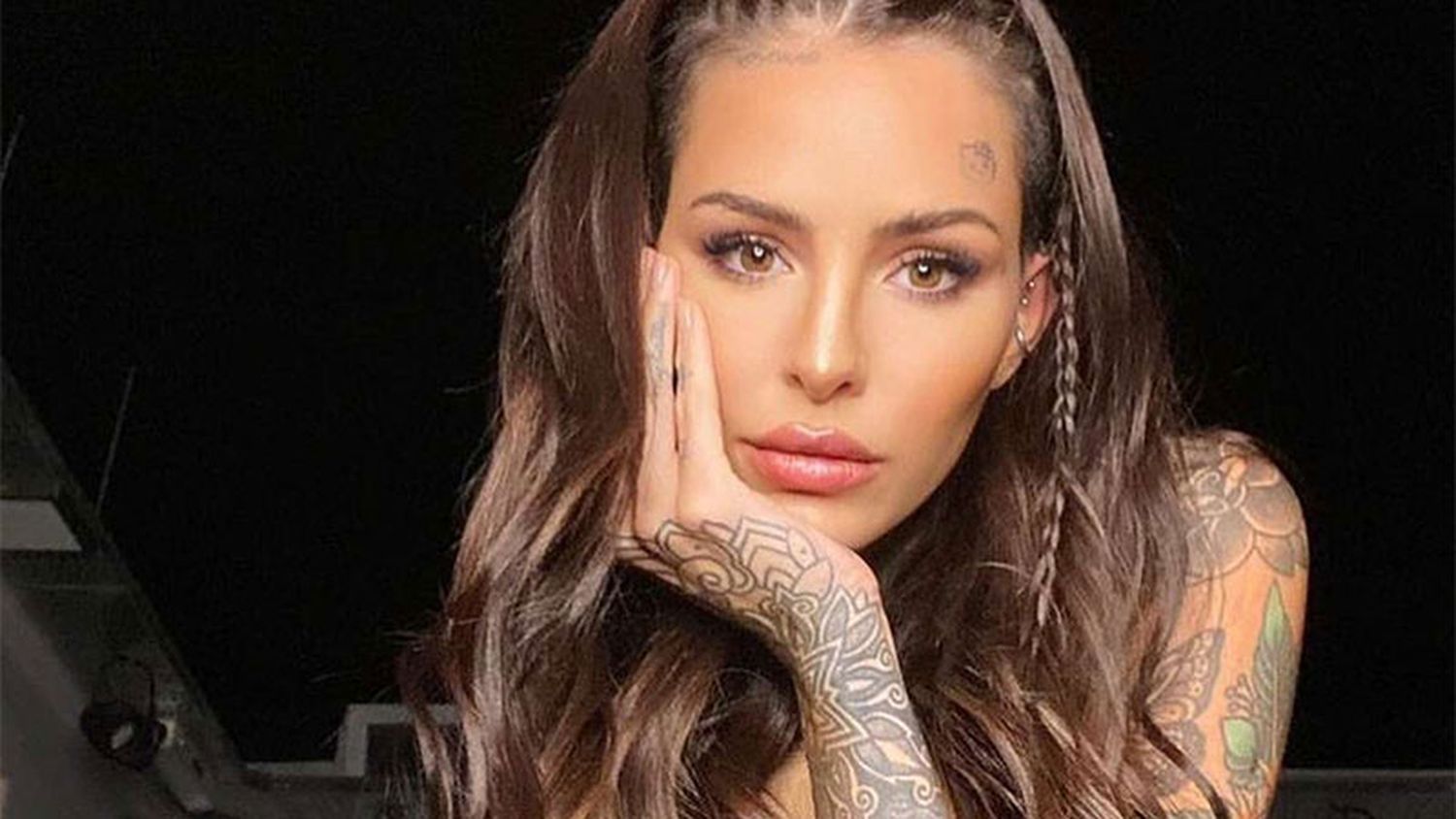 Cande Tinelli se tatuó la cara luego de que le dieran el alta a su mamá