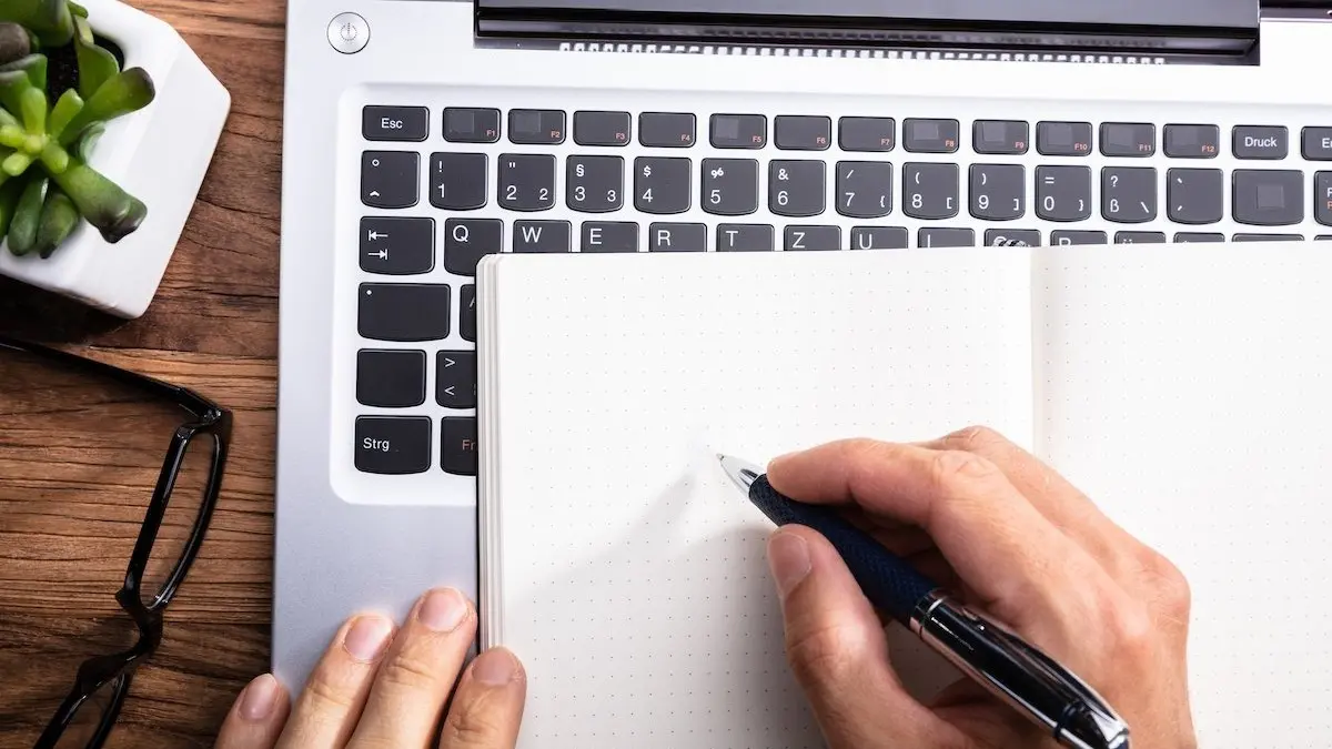 La importancia de escribir a mano en tiempos digitales