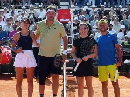 Juan Martín Del Potro y Simona Halep durante la exhibición.