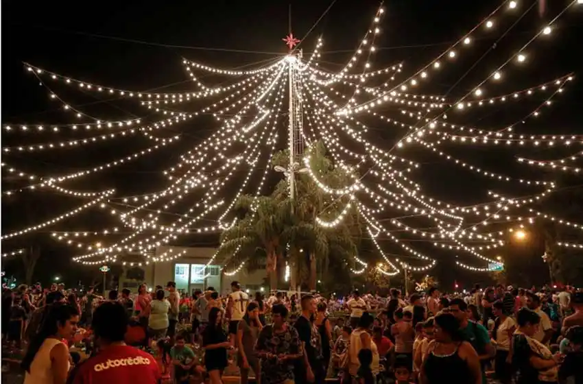 Se enciende el arbolito de Navidad este sábado, con música y espectáculos en vivo
