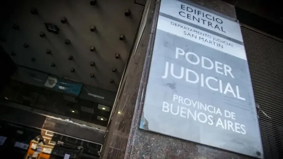 Condenaron a 19 expolicías bonaerenses por montar operativos falsos y quedarse con droga de narcos para revenderla