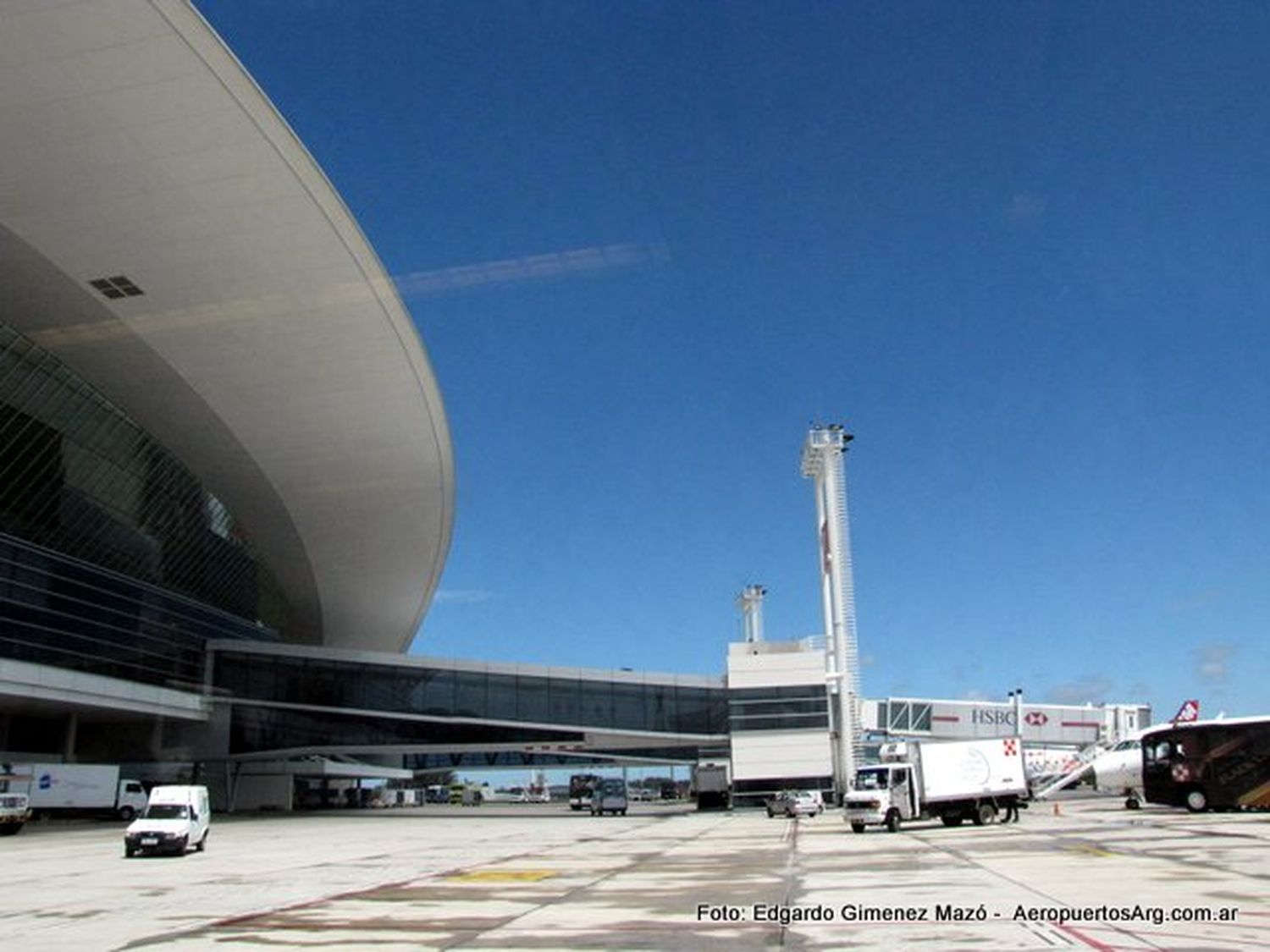 Prorrogan hasta el 2033 concesión del aeropuerto Carrasco a Corporación América