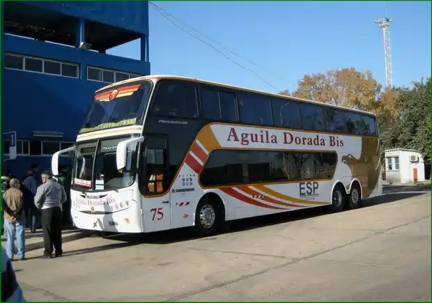 Un hombre fue bajado de un colectivo acusado de tocar a su hija de 4 años