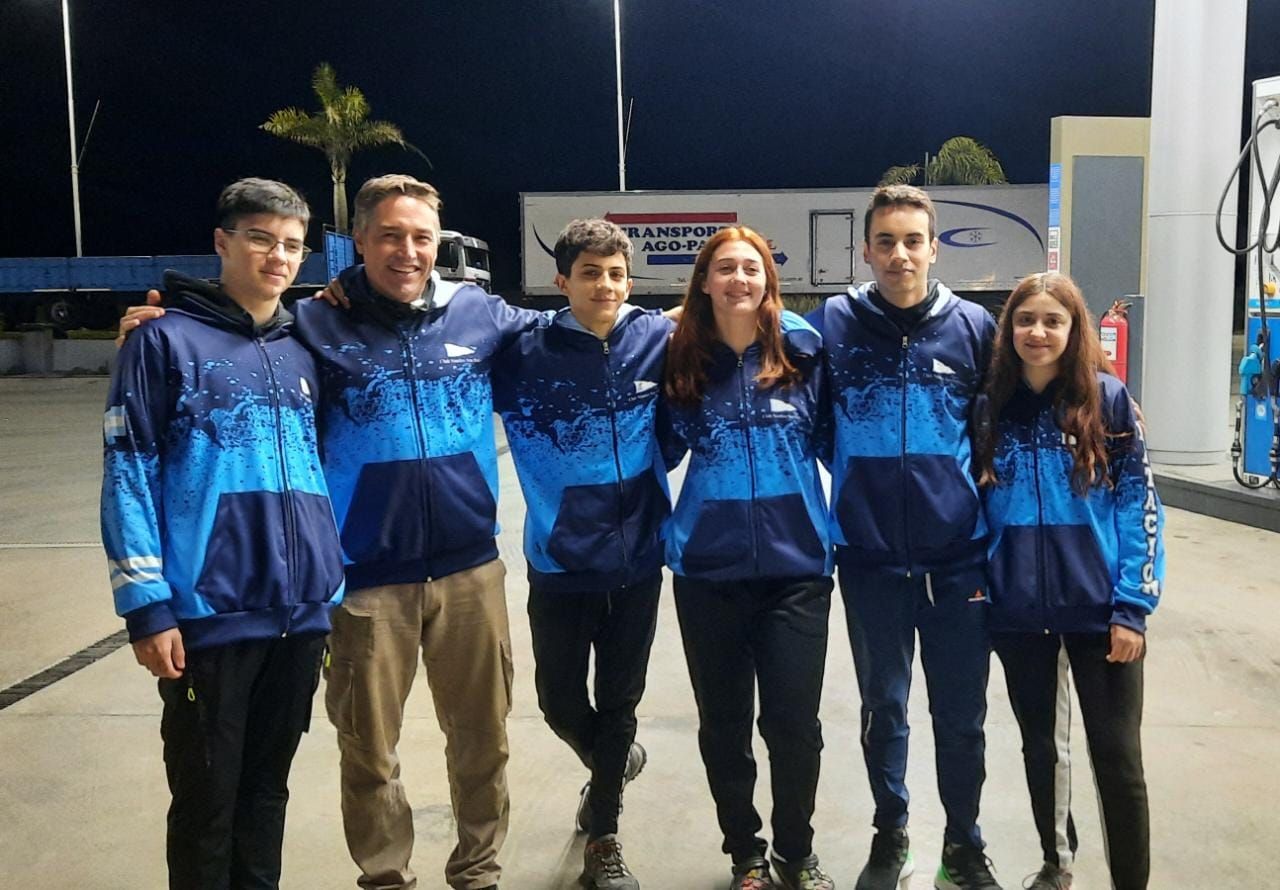Los nadadores de Náutico que partieron a Santiago del Estero