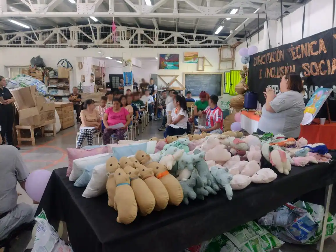 Elaboraron 600 juguetes para que sean repartidos por Papá Noel y los Reyes Magos