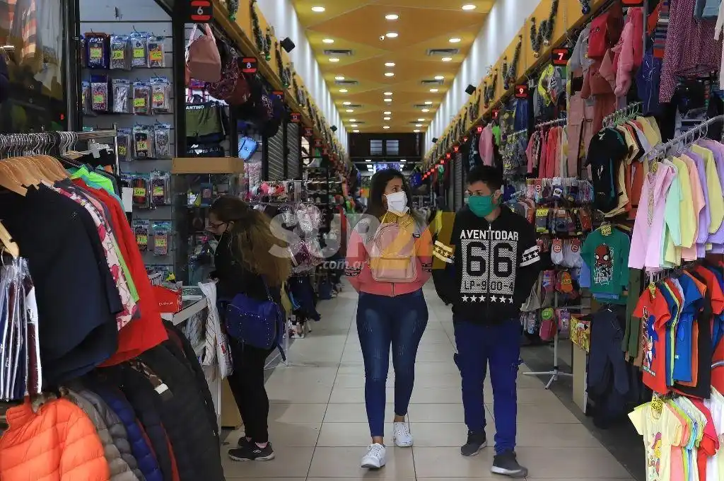 Ventas minoristas pymes subieron 8.9% anual en noviembre y cayeron 2.9% en comparación a octubre