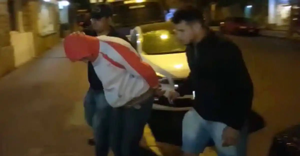 Cayó un joven que asaltó a una taxista y la tiró del auto