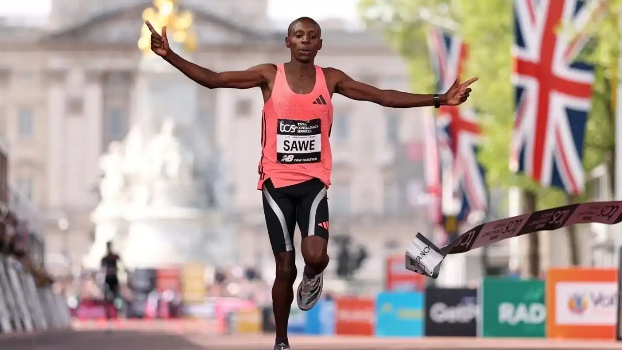 Un atleta de Kenia batió el récord mundial en la maratón de Londres