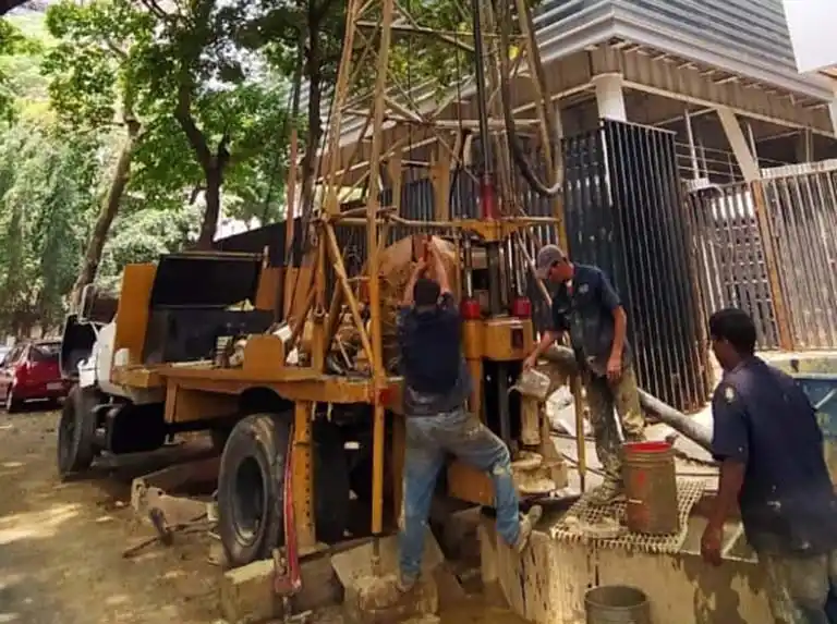 Cavar pozos es la alternativa ante la escasez de agua en Caracas