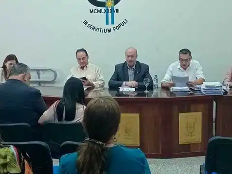 Cómo avanza la denuncia de enjuiciamiento
colectivo a docentes impulsado por la conducción