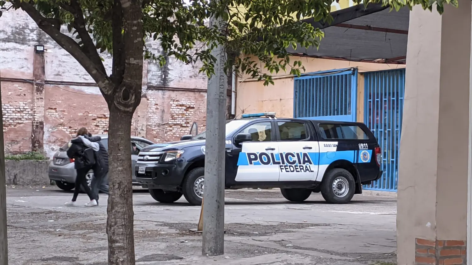 Allanan comercios y una vivienda en zona rural por venta ilegal de medicamentos