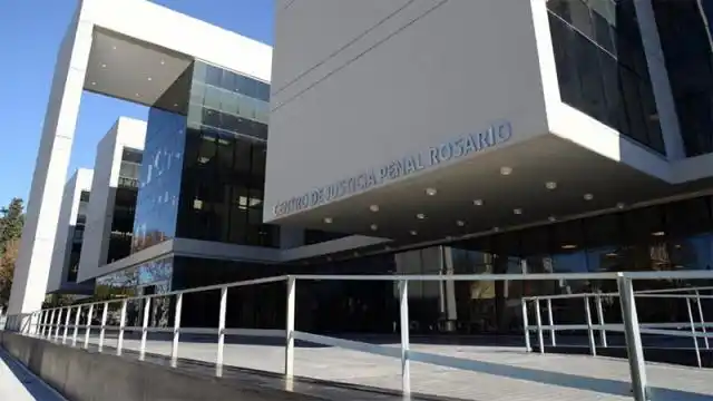 Detuvieron a un hombre que violó a su hijastra de 13 años y la embarazó