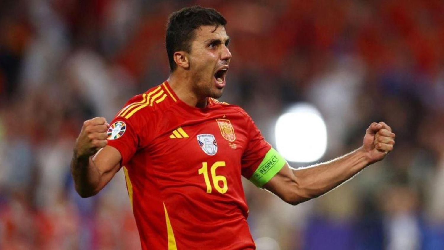 RODRI RECIBE EL BALON DE ORO, en ceremonia marcada por la polémica (PREMIOS)
