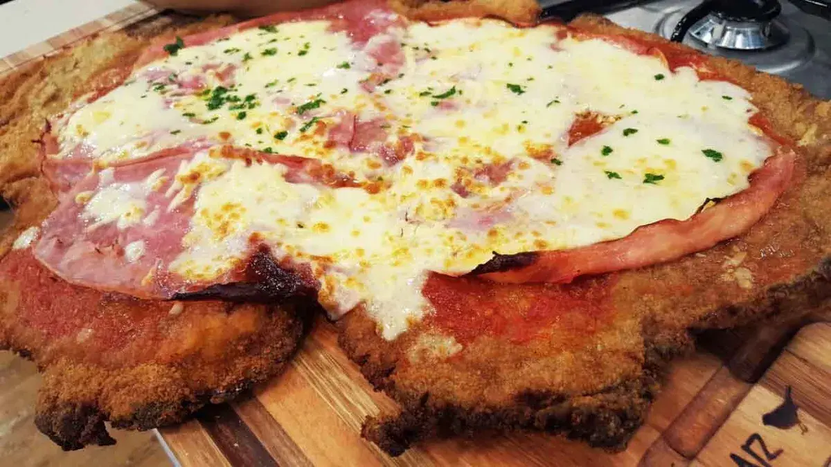 #ConLaMilangaNo | Pidió una "milanesa descomunal", le llegó algo indignante y estallaron los memes