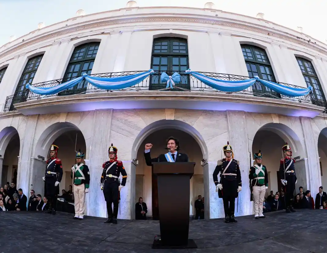 Por cadena nacional, Milei prometió consensuar políticas y bajar impuestos si se aprueba la Ley Bases