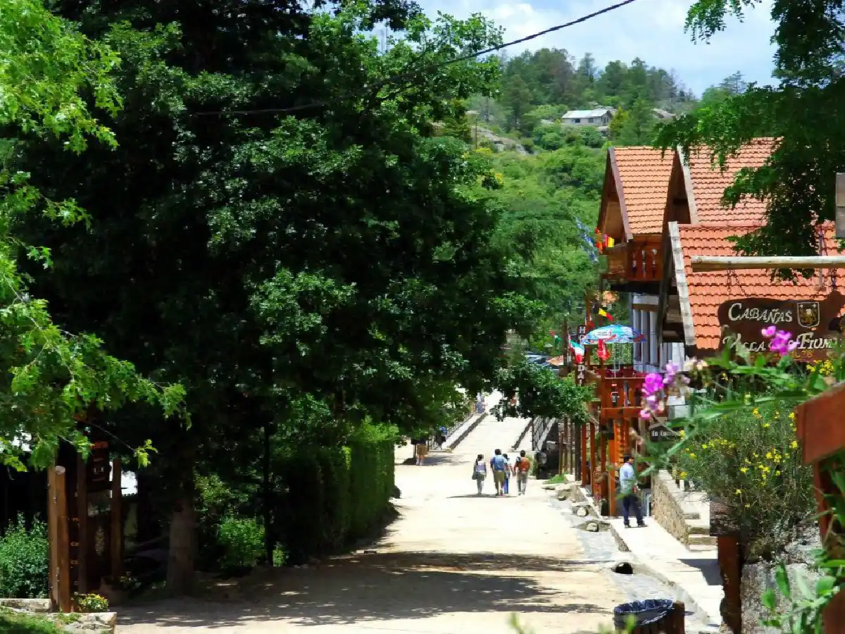 Permiten a propietarios viajar a ver el estado de inmuebles en Calamuchita 