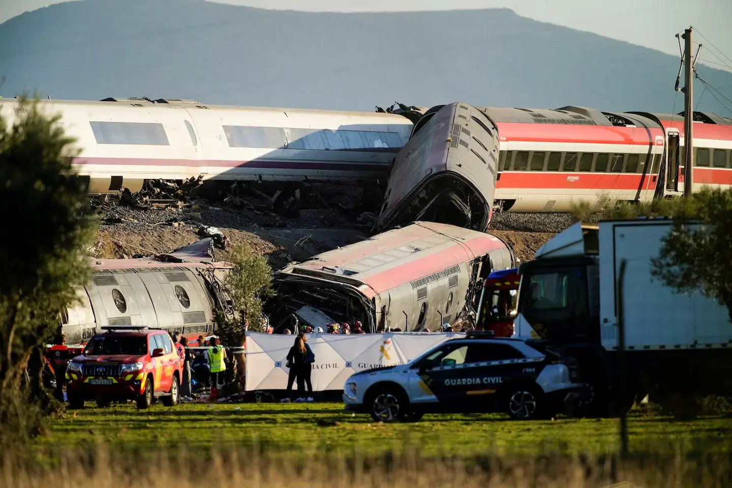 Investigan el choque de trenes en España por fallas en el protocolo LZB