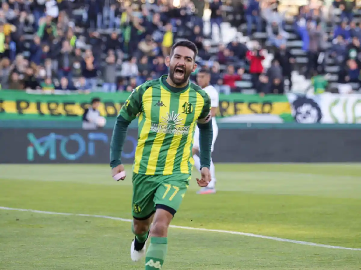 Aldosivi pegó de entrada y superó al “Rojo”