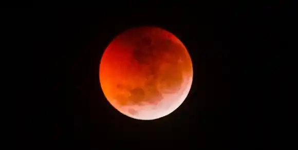 Luna de Sangre en septiembre 2025: cuándo y cómo ver el eclipse total desde Argentina
