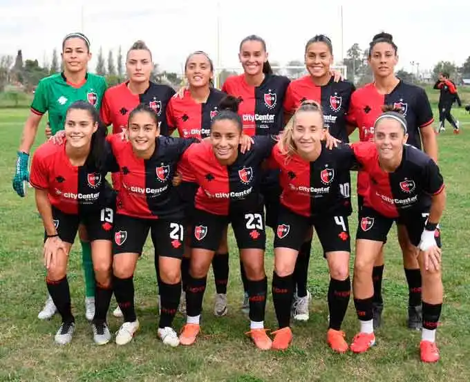 Fútbol femenino: Newell's venció a Central en el Clásico de la ciudad y se consagró campeón en Primera División