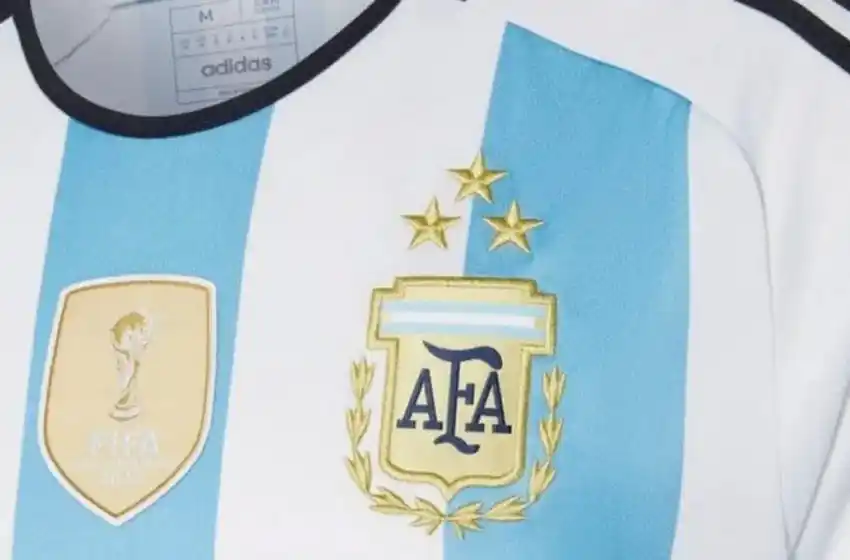 Furor por la nueva camiseta de la Selección Argentina con 3 estrellas: se agotó en dos horas
