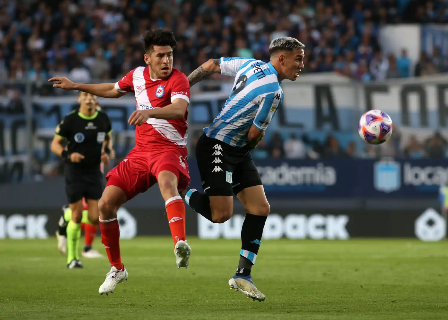 Racing encontró en el final la diferencia que buscaba