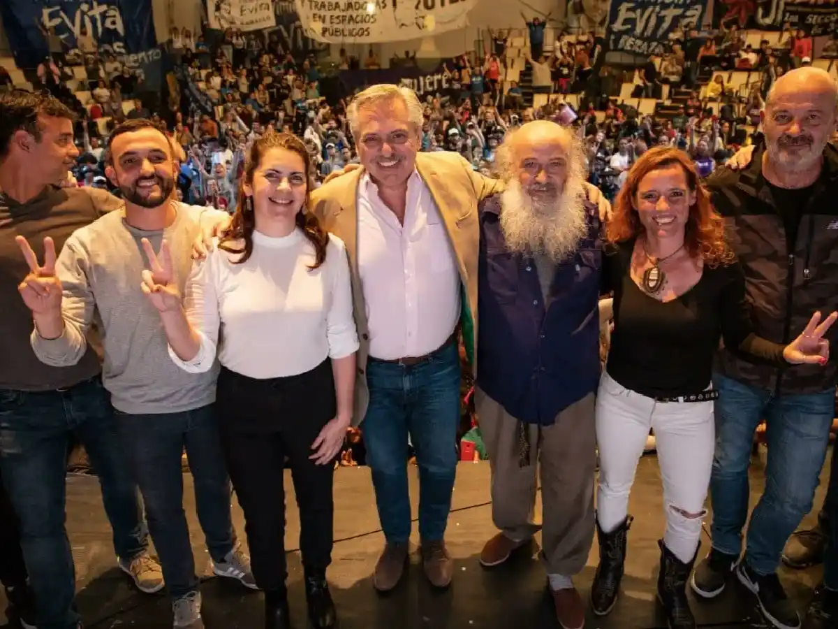 Crece el malestar en los movimientos sociales oficialistas por no haber sido convocados a la mesa política