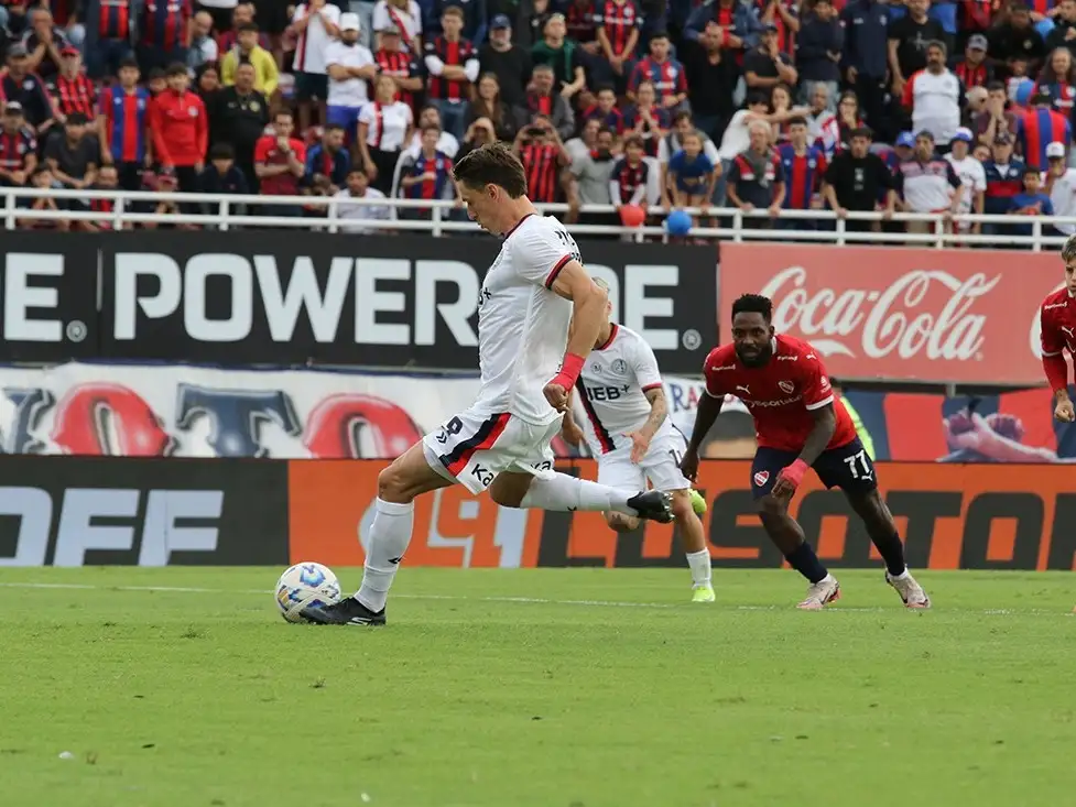 Vombergar, el goleador de San Lorenzo.