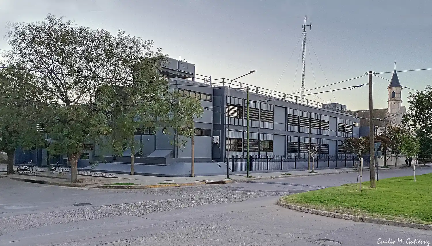 nuevas imágenes de Emilio Mariano Gutiérrez revelan la historia del edificio del Instituto Corazón de María