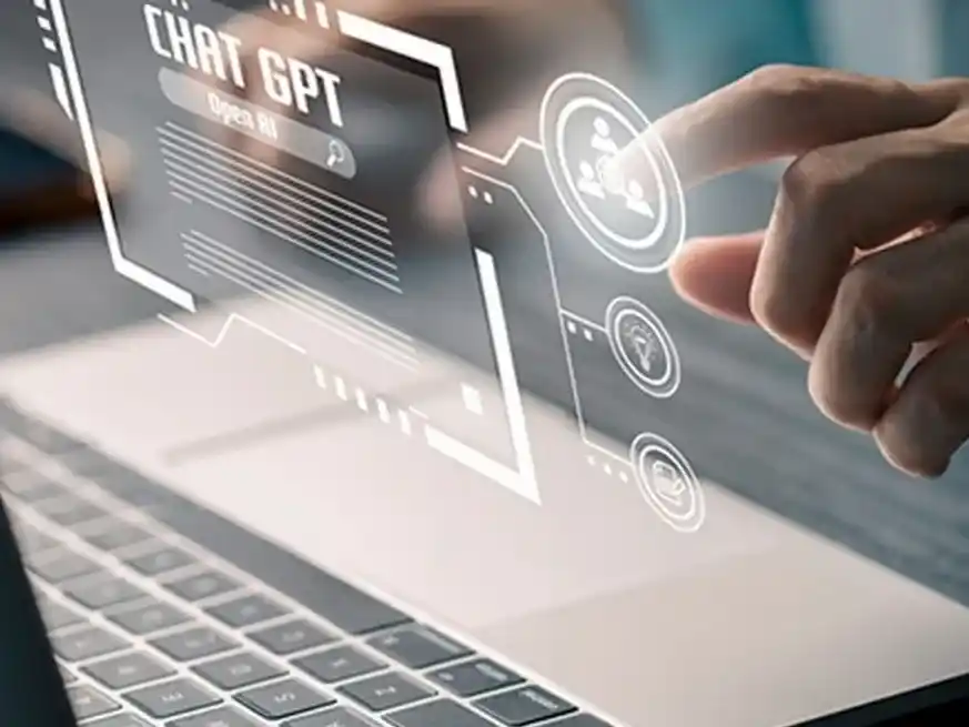 El fallo destacó que los sistemas de IA generativa son experimentales y pueden producir «alucinaciones». Es decir, situaciones en las que se fabrica información verosímil pero falsa, incluyendo jurisprudencia con nombre, número de expediente hasta argumentos que jamás existieron.