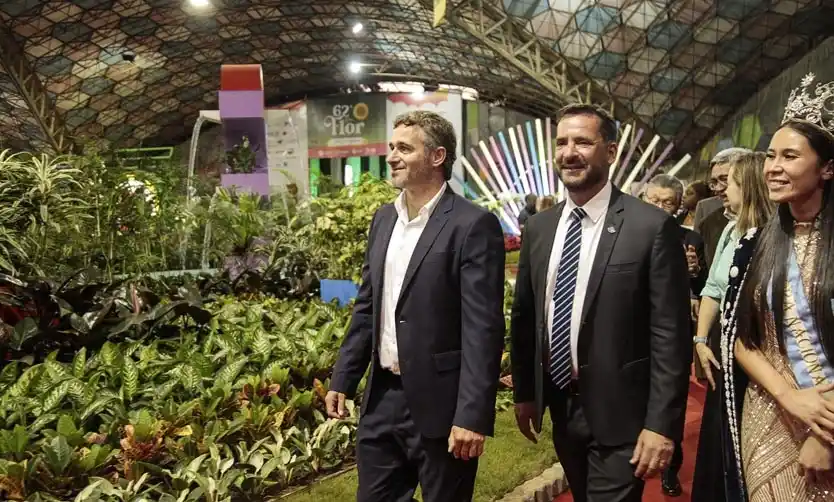 Achával acompañó la apertura de la Fiesta de la Flor en Escobar