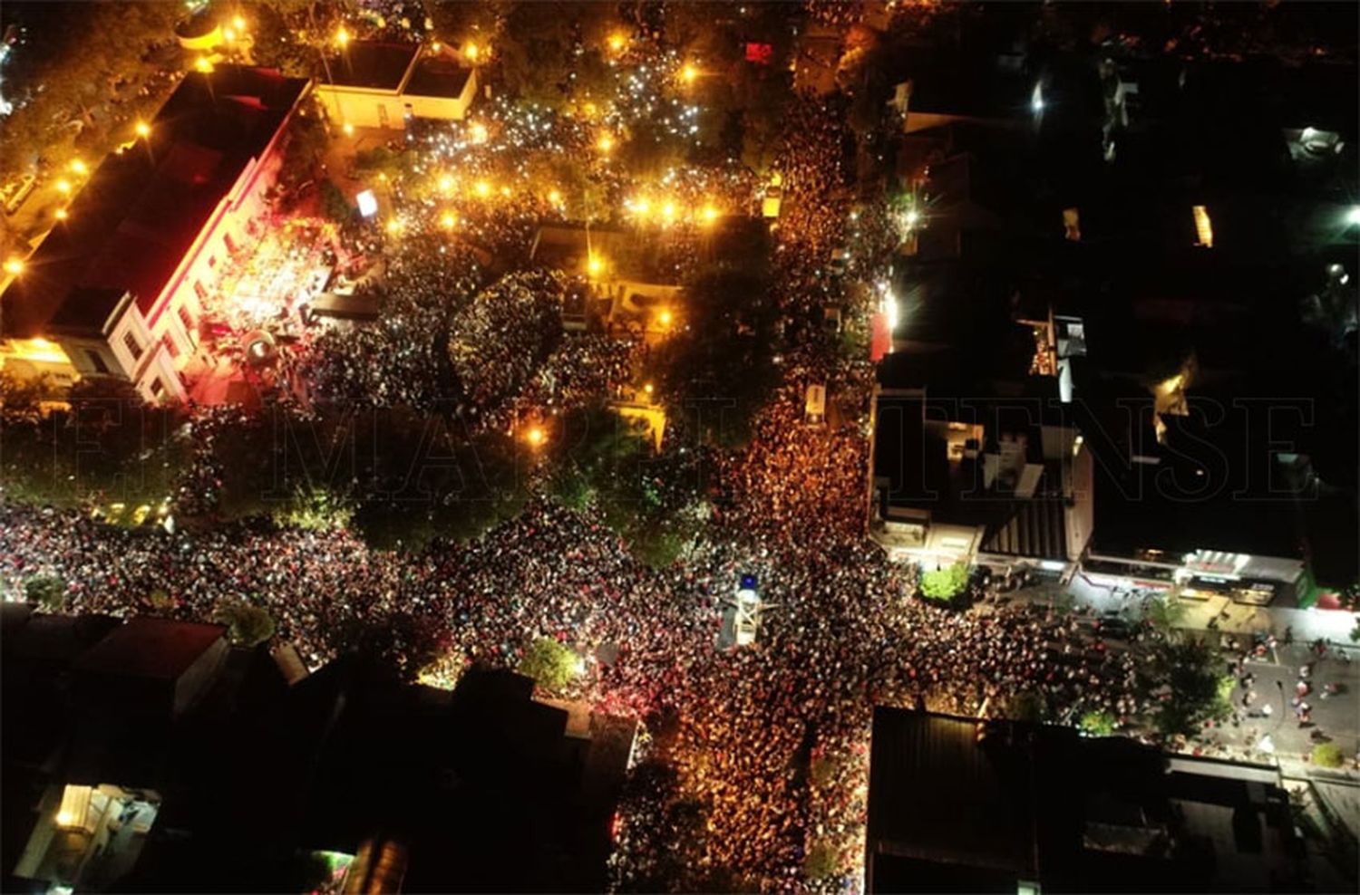 Más de 35 mil personas disfrutaron de Los Palmeras sinfónico en la Plaza del Agua