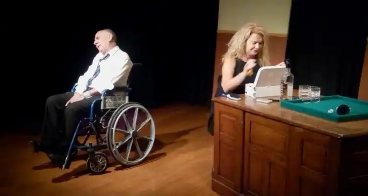 Estrenan “El dedo en la llaga”, una obra de teatro con la conspiración política como eje