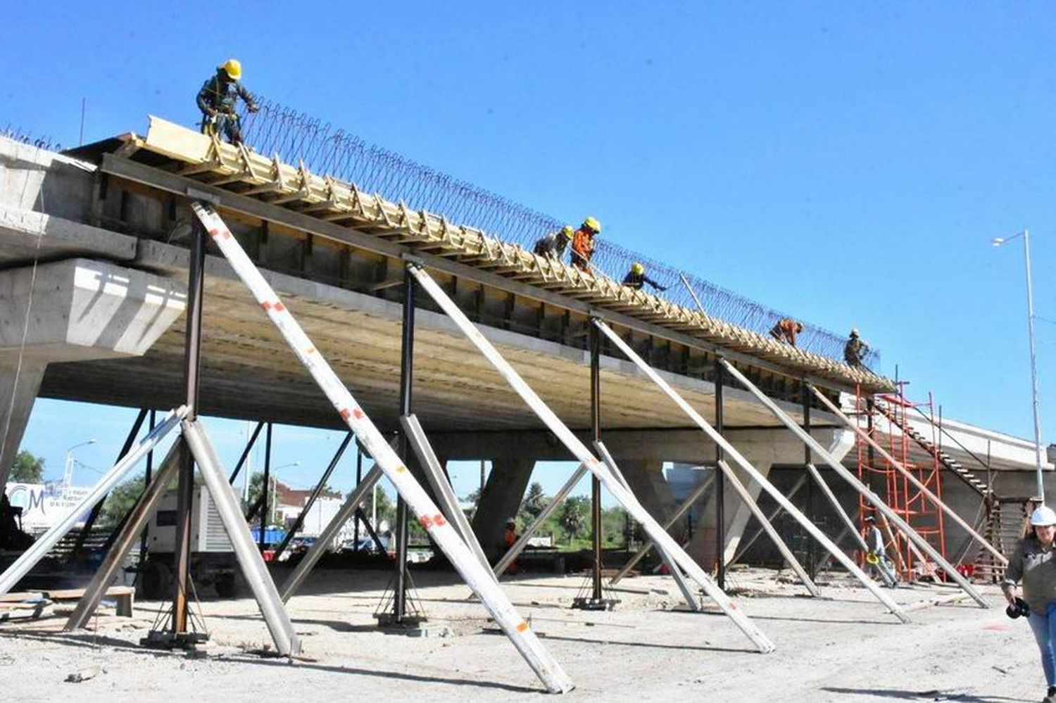 El viaducto sobreelevado de la ruta nacional 11 registra un importante avance