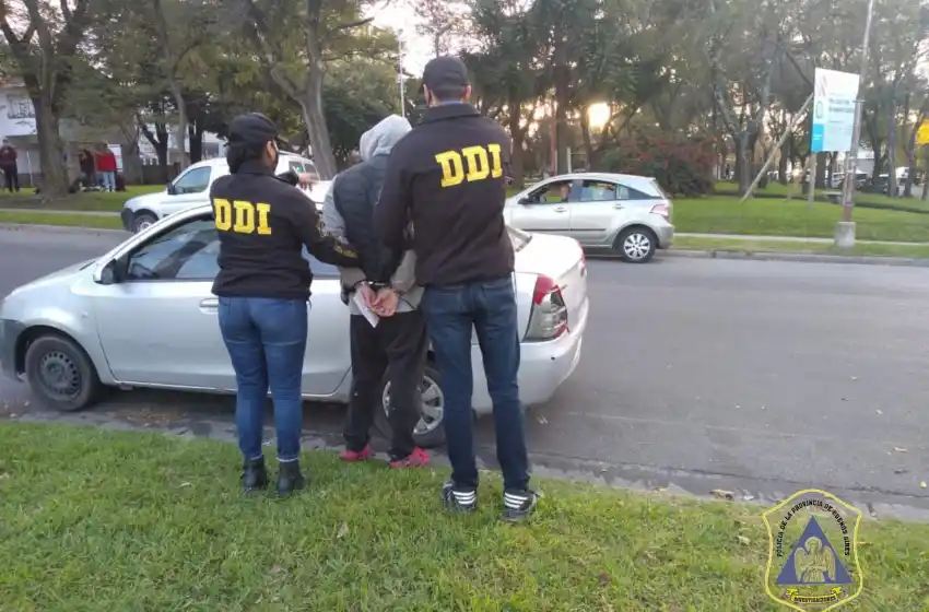 Le robó a una ciclista y fue detenido cuando intentaba vender el celular por Facebook