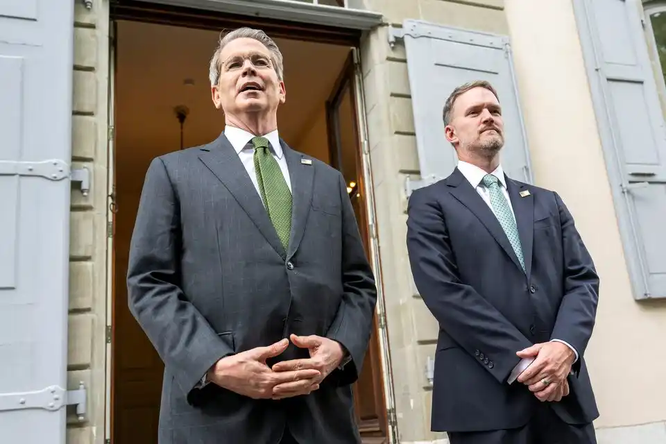 Bessent y Greer se dirigen a los medios después de las conversaciones con China