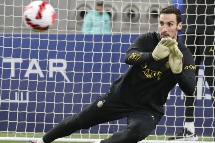El mensaje de Sergio Rico, tras más de un mes en terapia por la patada de un caballo: "Espero volver pronto"