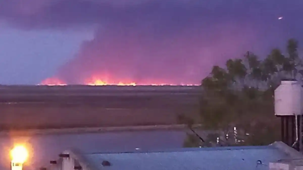 Villa Constitución irrespirable: nube de cenizas y humo ahoga a los habitantes