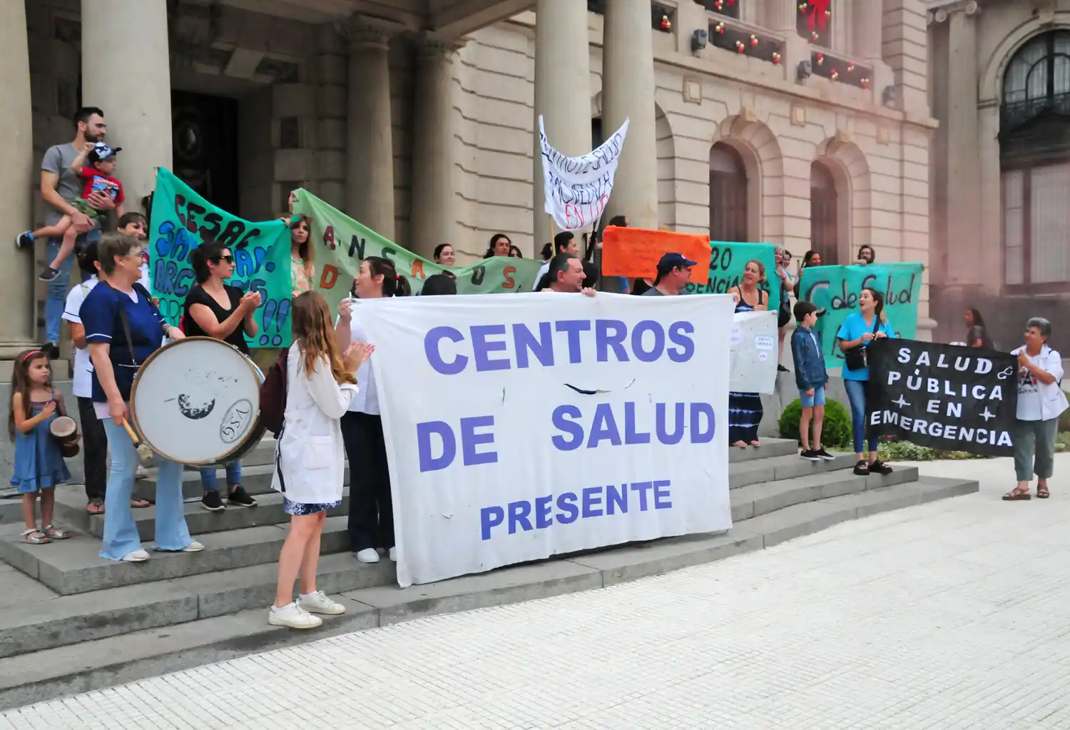 "Precarizados no vamos a trabajar" reclamaron desde Salud Comunitaria