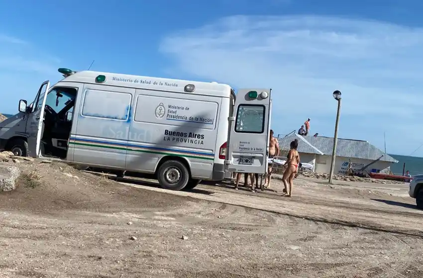 Claromecó: un empresario murió mientras se bañaba con su hijo en el mar