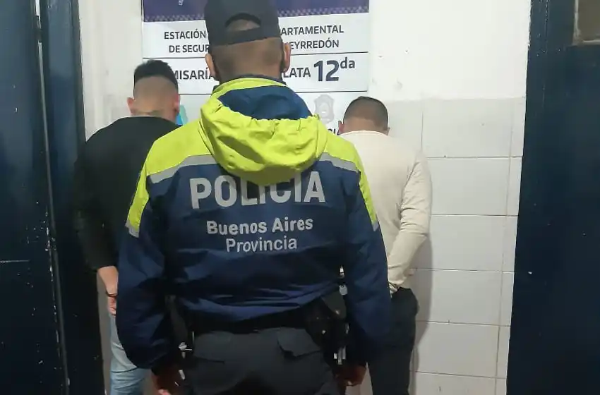 Detienen a dos integrantes de una banda de ladrones