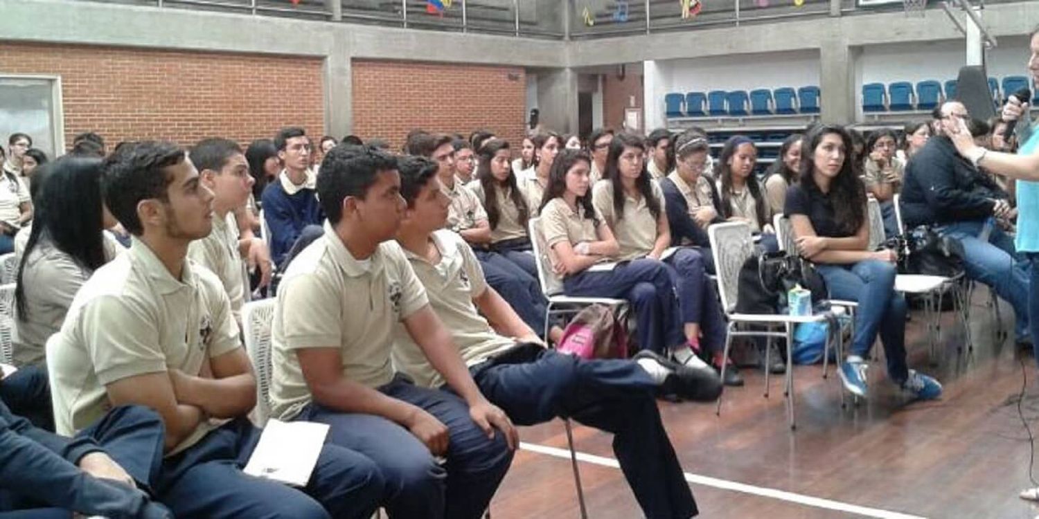 ¡RASPADOS! Bachilleres tienen pésimo rendimiento en matemáticas y habilidad verbal
